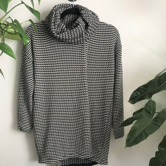 CAbi #3167 Fergie Draped Turtleneck Black White Chuky Knit Sweater - Picture 1 of 9